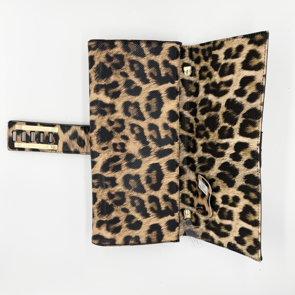 Chic Leopard Print Clutch with Gold Buckle - Picture 8 of 10